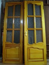 Распашная межкомнатная деревянная дверь