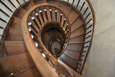 Лестницы, изготовление лестниц, балясны, деревянные лестницы