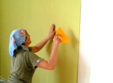 Поклейка стен обоями