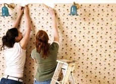 Оклейка стен обоями
