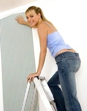 Поклейка обоев на стены