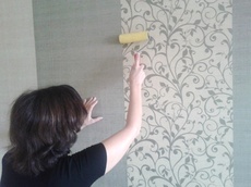 Поклейка флизелиновых обоев Киев