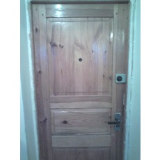 Срочно недорого продам б/у входные деревянные двери
