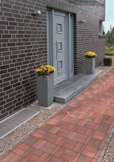 Тротуарный кирпич.