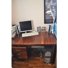 Продам письменный стол (фото).