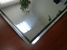 Плиты зеркальные, зеркальные подвесные потолки.