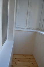 Обшивка балконов вагонкой, сайдингом.