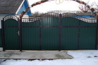 Металлические заборы, ворота, двери, калитки.