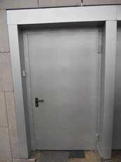 Не дорогие металлические двери с огнеупорностью 30 мин 45 ми