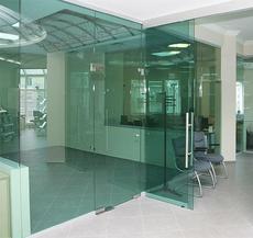 Офисные перегородки, фальшполы, подвесные потолки, окна, две