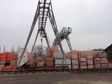 Кирпич красный строительный.