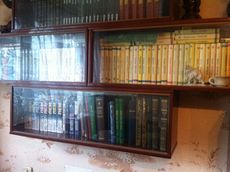 Продам книжные полки б/у