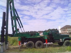 Забивка свай самоходной машиной