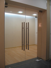 Цельностклянные конструкции. Стеклянные перегородки