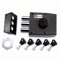 Mottura Art. 30401V50C5 Замок накладной 3-риг с нажимным цил