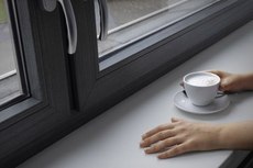 Подоконники - пластиковые, деревянные