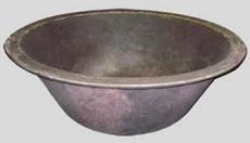 Чугунные чаны для купания.