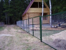 Заборы из сетки рабицы, металлический штакетник.