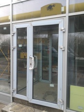 Алюминиевые перегородки и двери