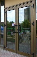 Алюминиевые двери