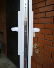 Замки для дверей Киев,  ролетные замки