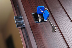 Услуги замена замков и ремонт дверей