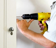 Установщик межкомнатных дверей