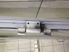 Замена петель в металлопластиковых дверях Киев