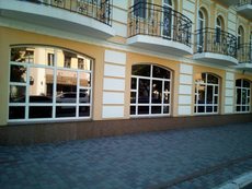 SOLIS. Монтаж оконных пленок. Тонировка окон.