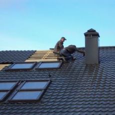 Монтаж металлочерепицы – стоимость работ по укладке и ремонт