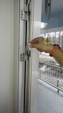 Регулировка пластиковых и алюминиевых дверей Киев