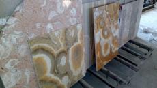 Мрамор и оникс выразительные. Реализуем слэбы и плитку