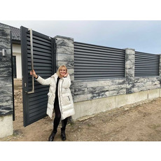 Забор из блоков в стиле Лофт, с секциями Ранчо
