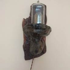 Светильник бра из дерева