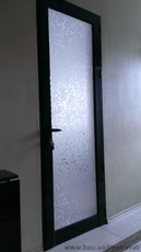 Межкомнатные двери из алюминия